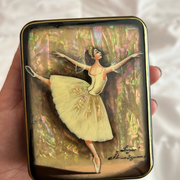 Handmade hand painted ballerina jewelry box with opal inlay - Picture 2 of 4